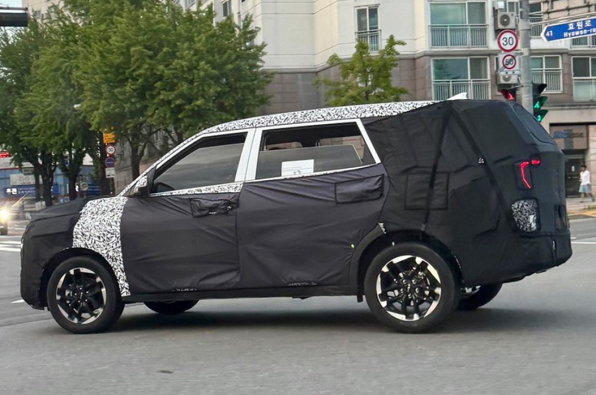 Kia Carens 2025 facelift launch details and Carens EV price, range
