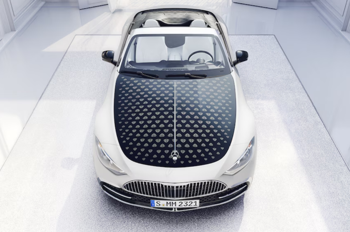 SL 680 in Opalite White Magno paint