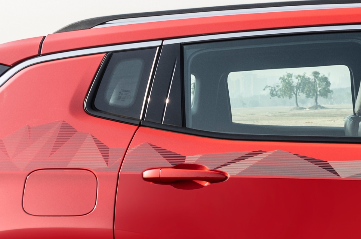 Jeep Compass Sandstorm Edition side decal