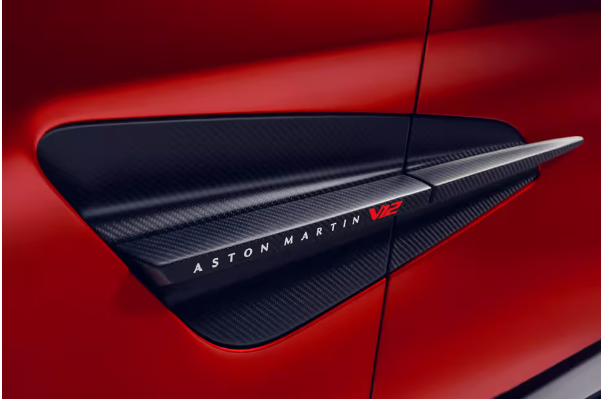 Aston Martin Vanquish carbon fibre side strake Aston Martin Vanquish carbon fibre side strake