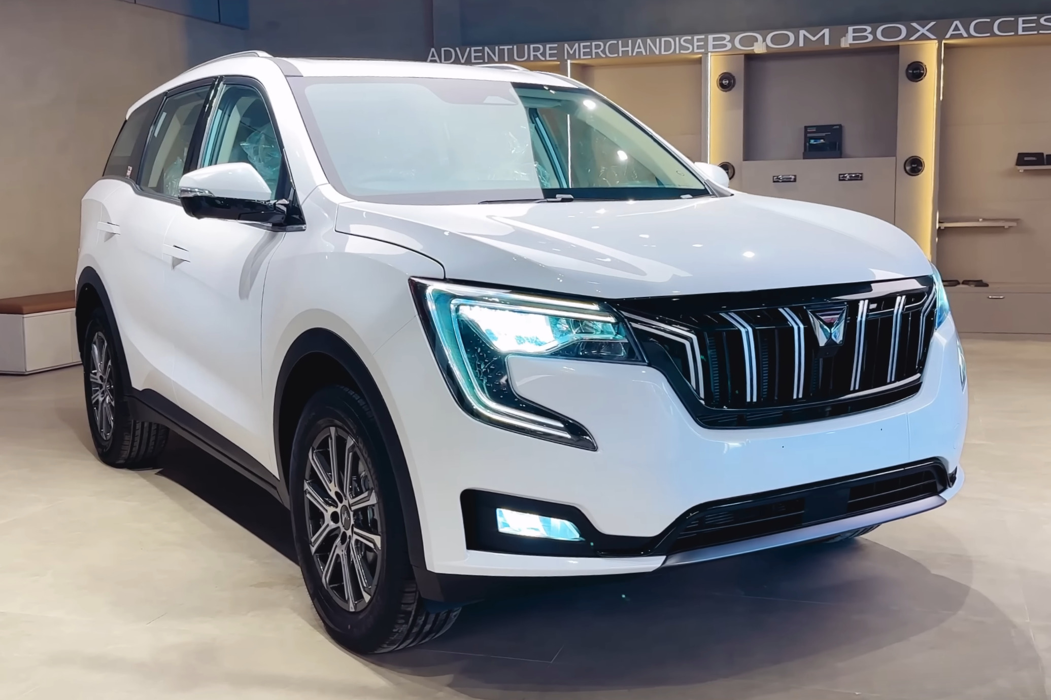 Mahindra XUV700 price cut by as much as Rs 75,000