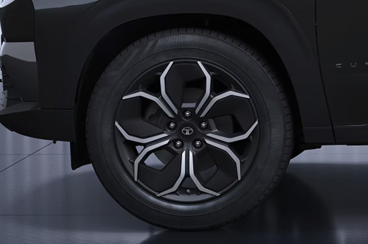 Tata Curvv Dark Edition alloy wheel