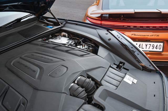 Interesting Porsche Cayenne 2023 Engine Photos