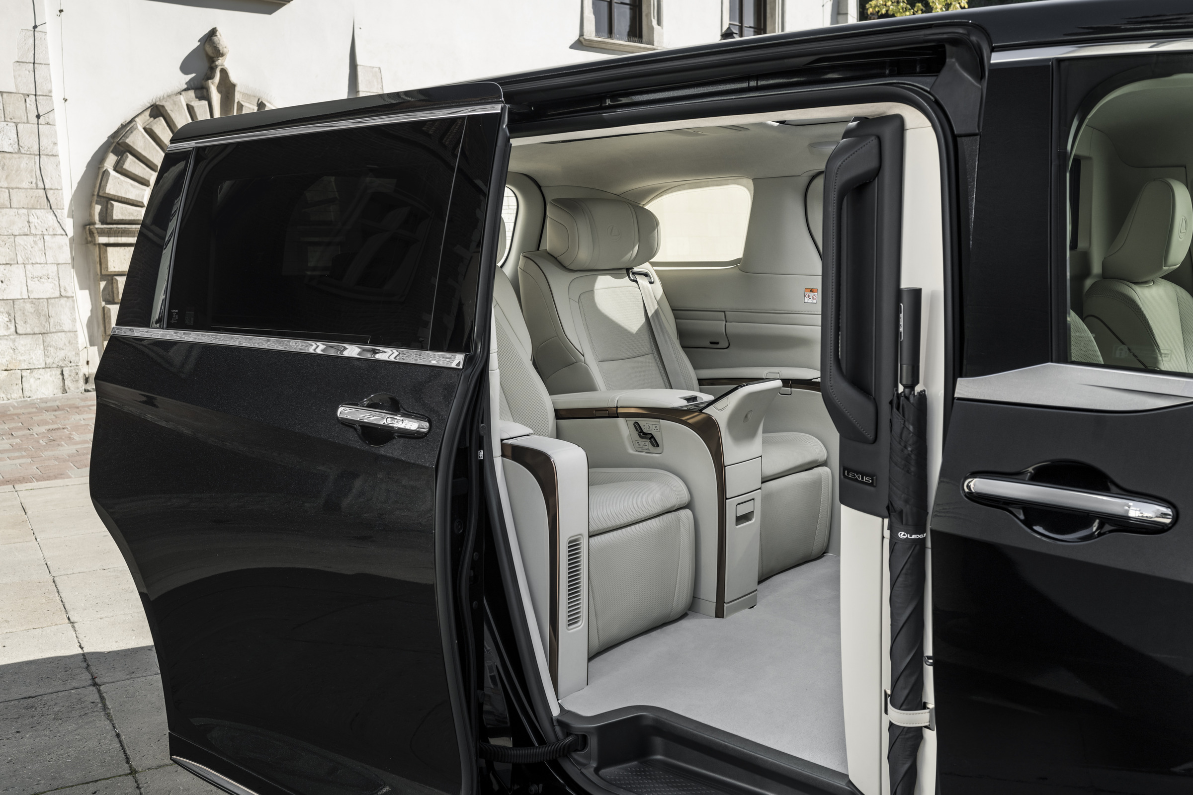 lexus lm 350h sliding door