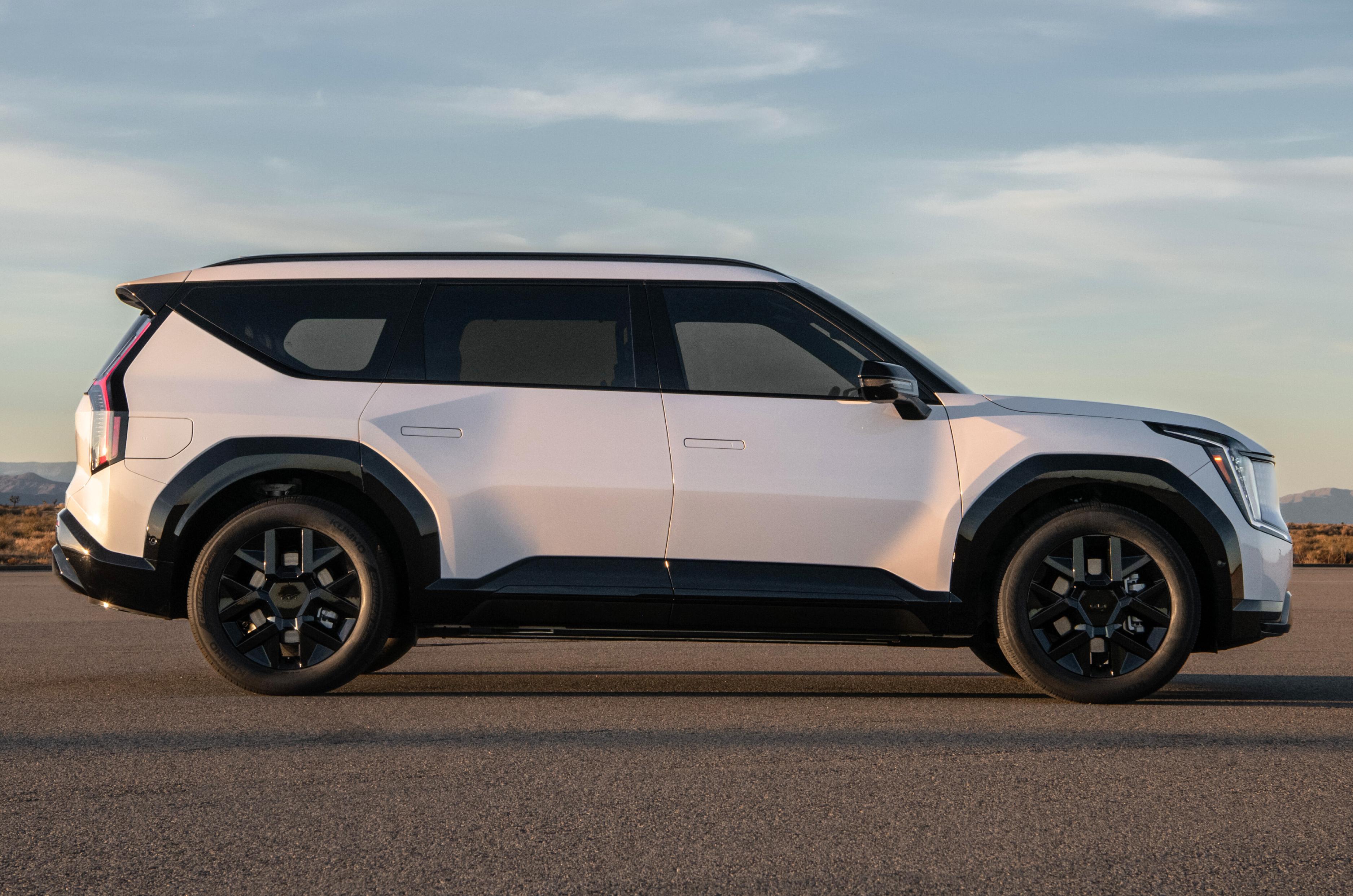 2026 Kia EV9 SUV side profile