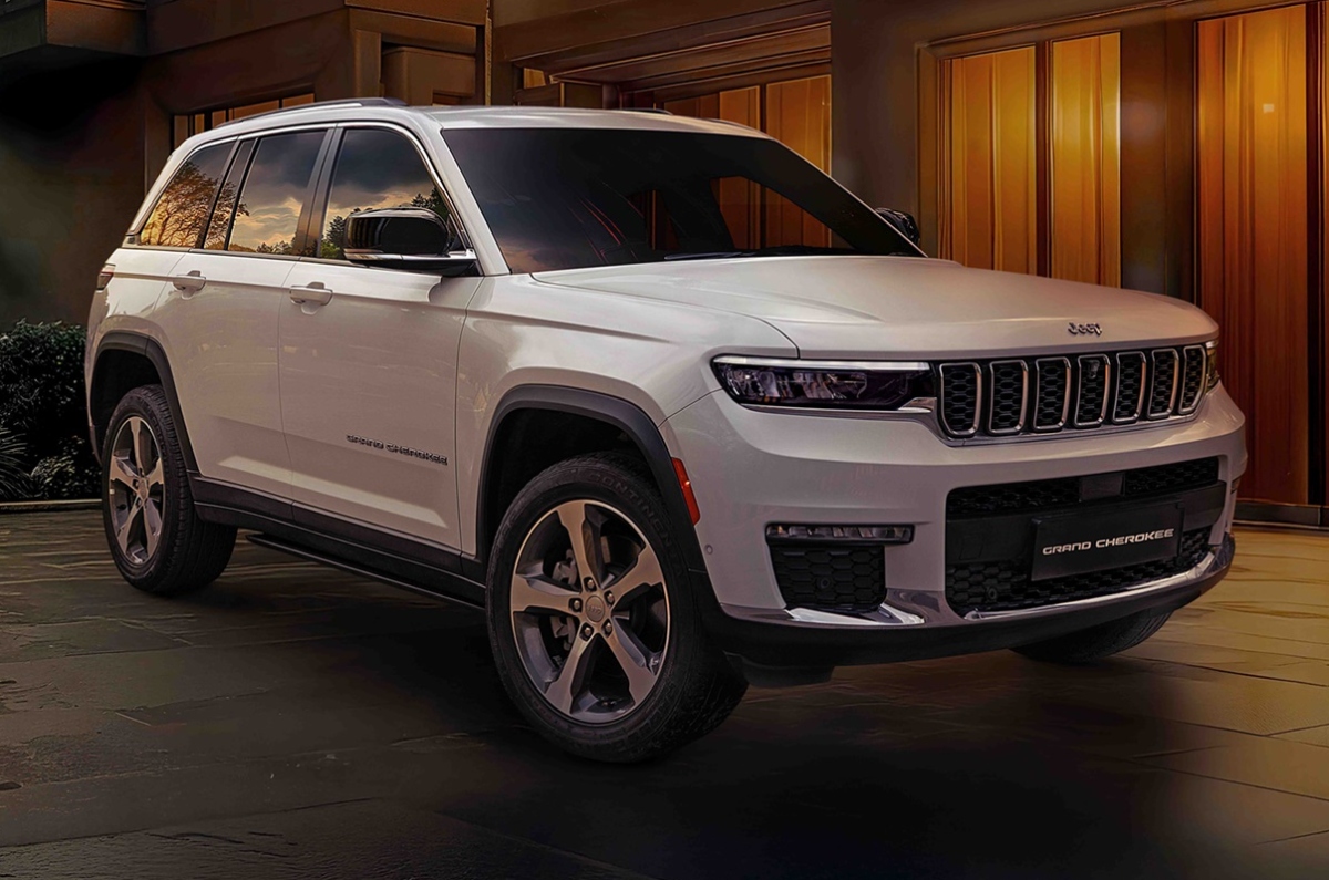 Jeep Grand Cherokee Signature Edition front exterior