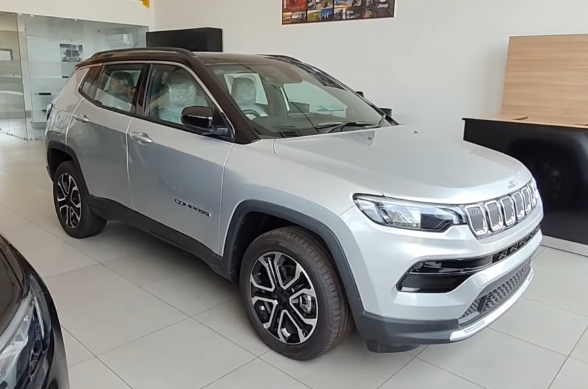 Jeep Compass showroom and discounts in June 2025