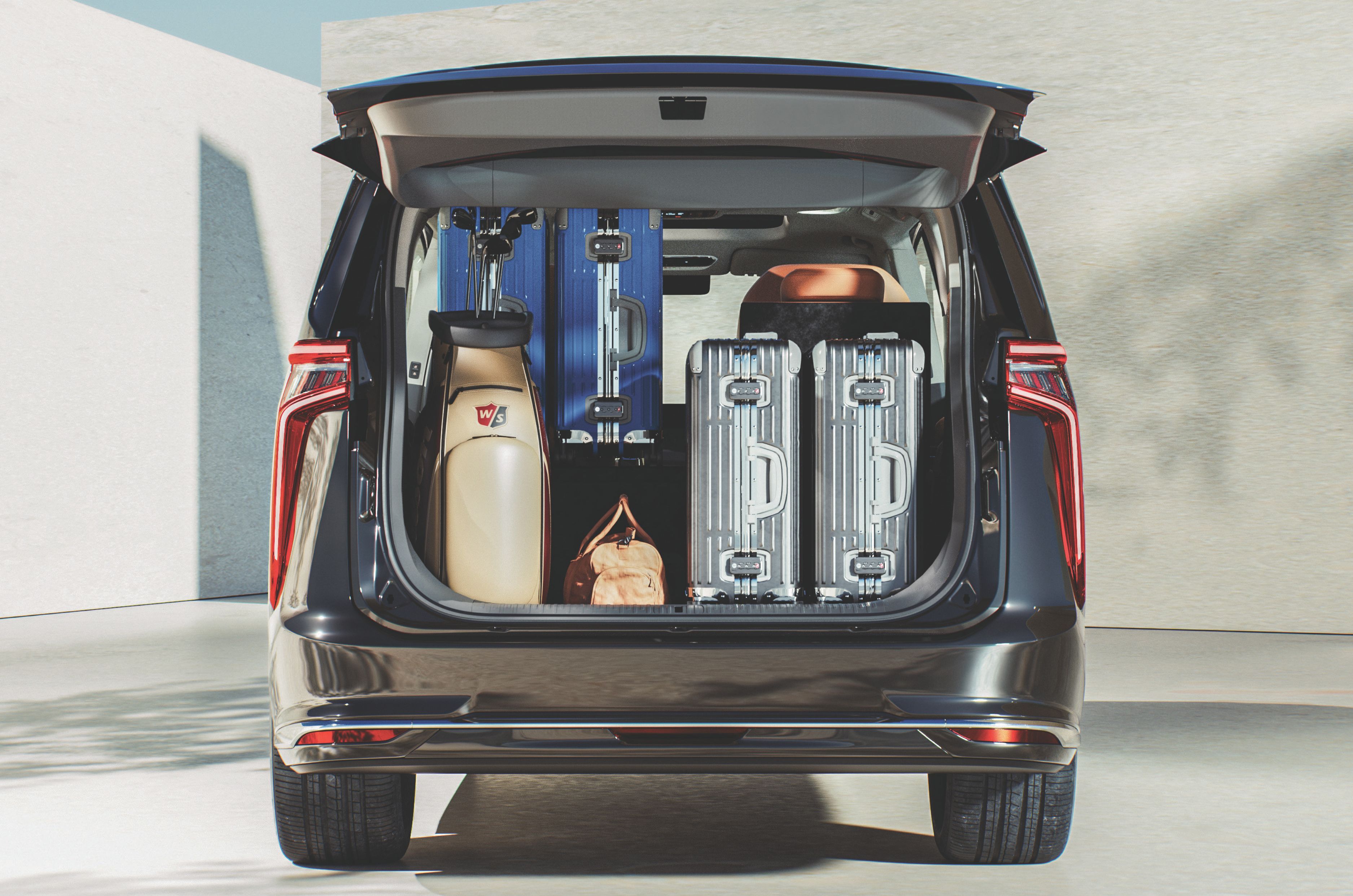 MG M9 boot space with suitcases