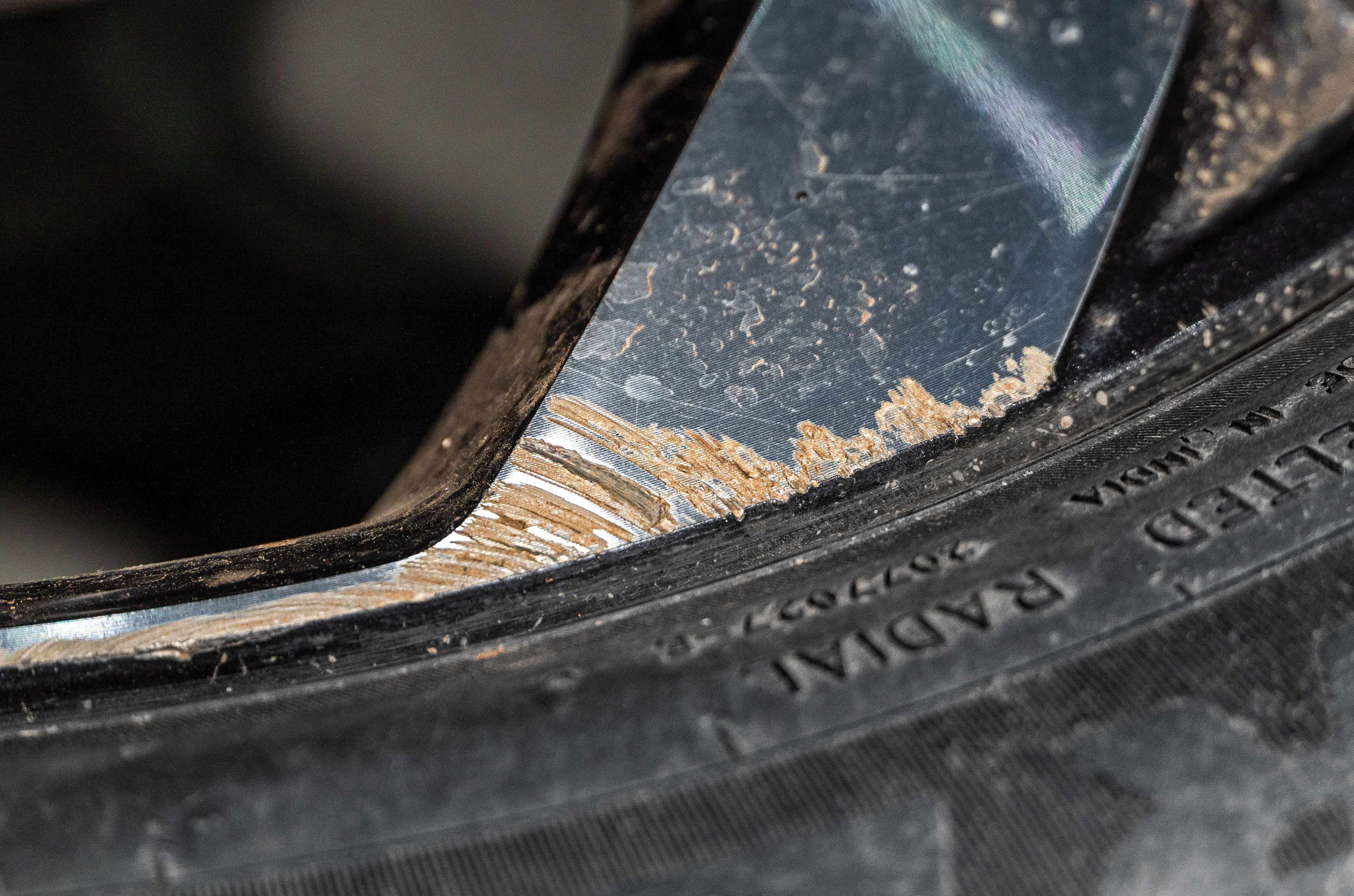 Hyundai Venue kerbed 16-inch alloy wheel