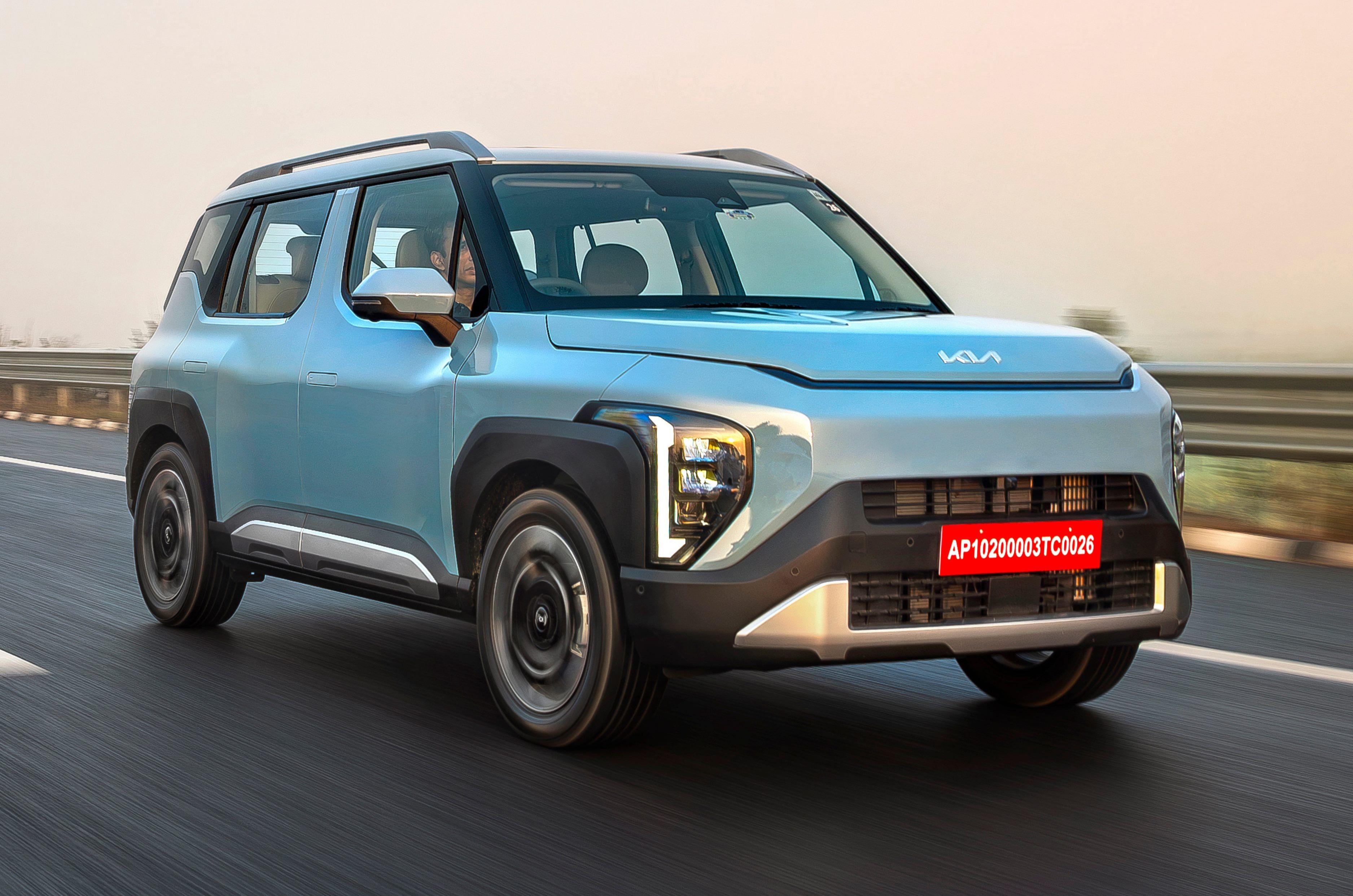 2025 kia syros on road