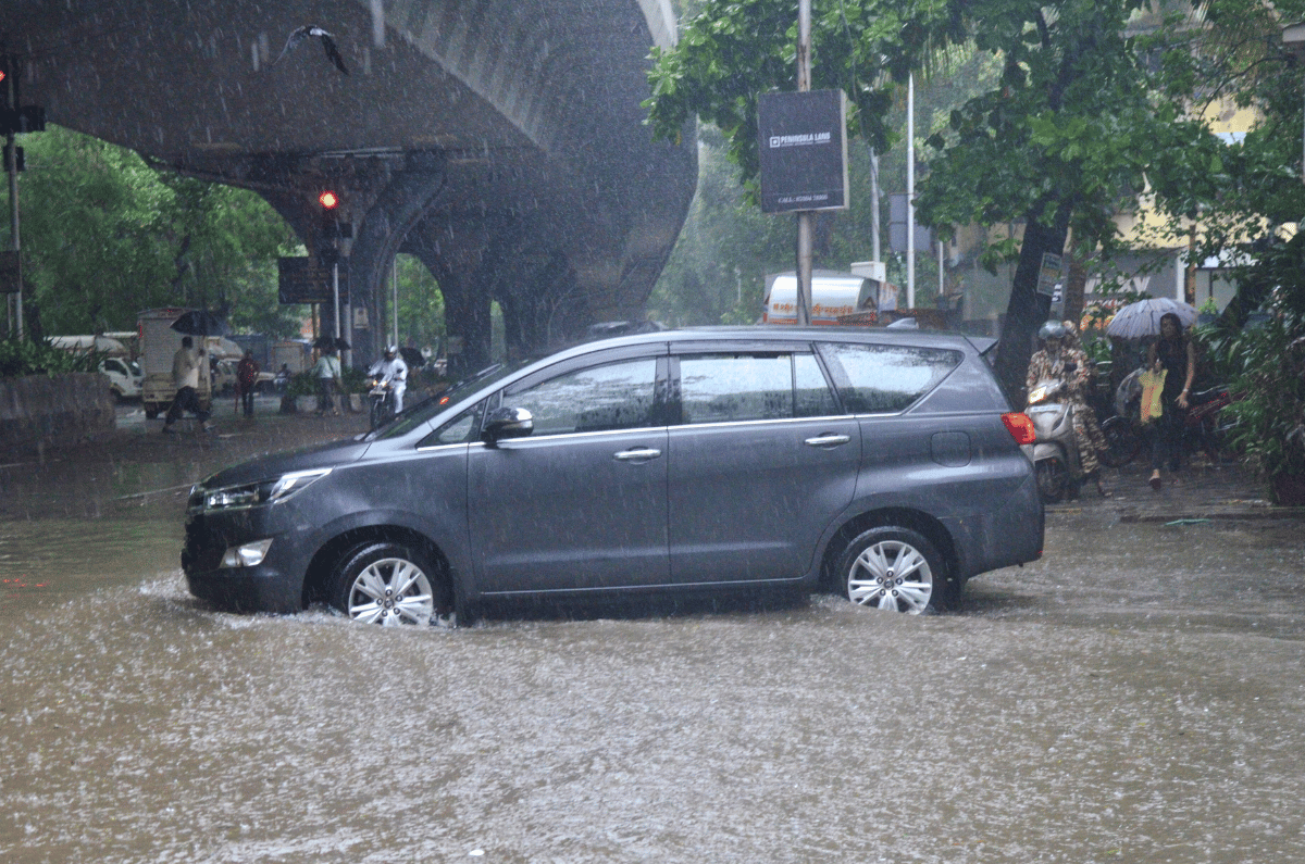 Toyota Innova in floods