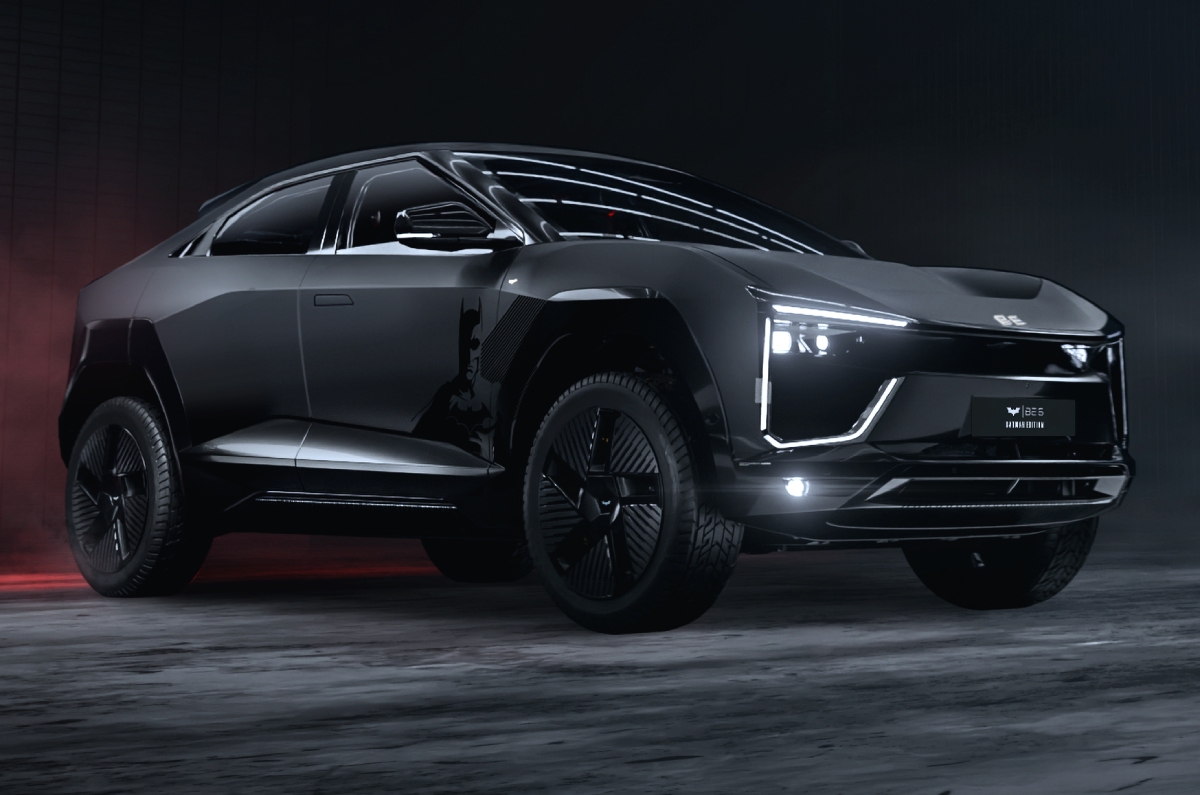 Mahindra BE 6 Batman Edition front right side