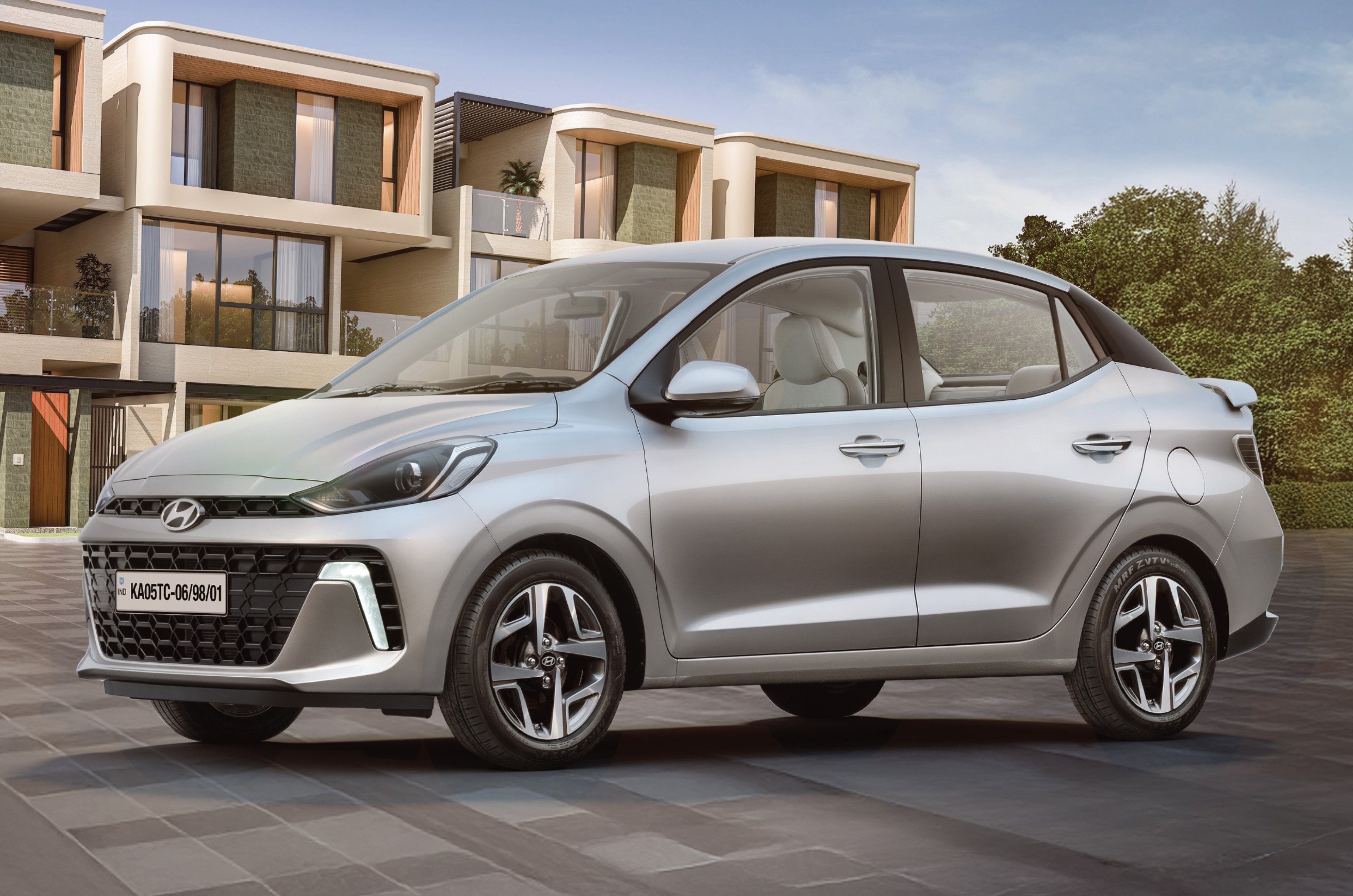 Hyundai Aura SX price increases by Rs 9,000 with new features