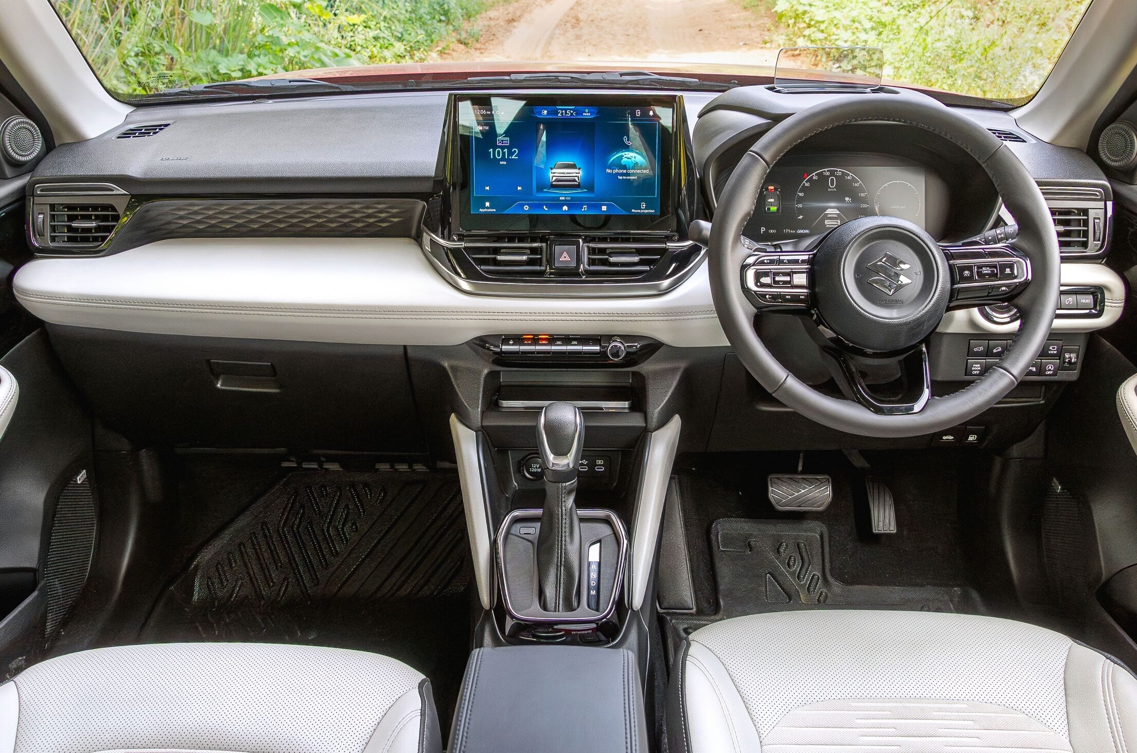 2025 maruti suzuki victoris dashboard