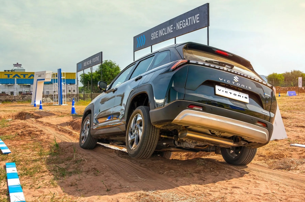 Maruti Victoris AWD off-roading