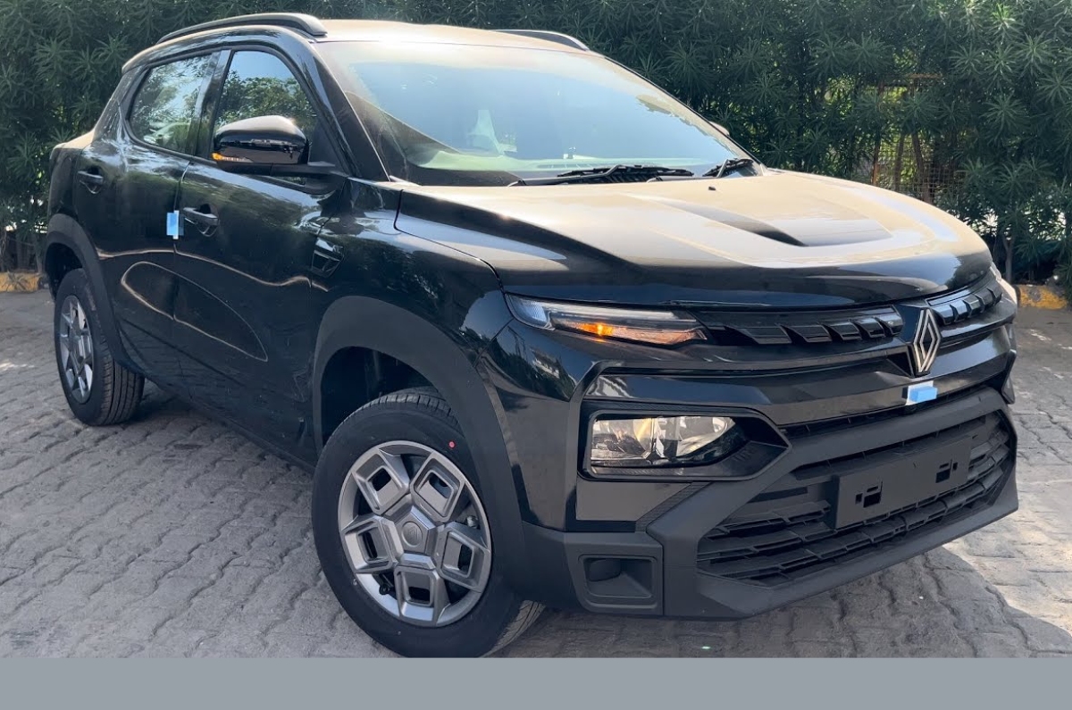 2025 Renault Kiger Authentic base model front