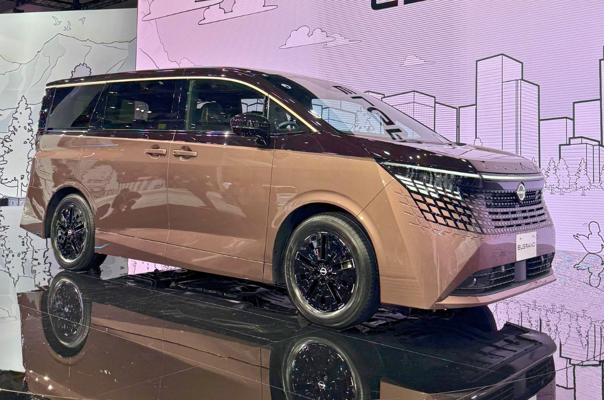 Fourth-Gen Nissan Elgrand revealed at Japan Mobility Show 2025 Fourth-Gen Nissan Elgrand revealed at Japan Mobility Show 2025