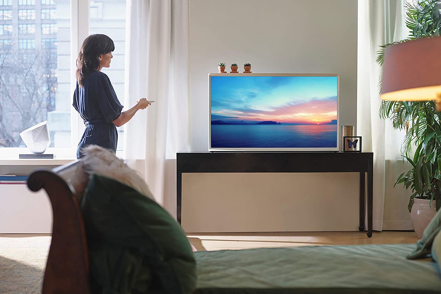 SAMSUNG The Serif Series (55 inch) Ultra HD (4K) (QA55LS01TAKXXL) SAMSUNG The Serif Series (55 inch) Ultra HD (4K) (QA55LS01TAKXXL)