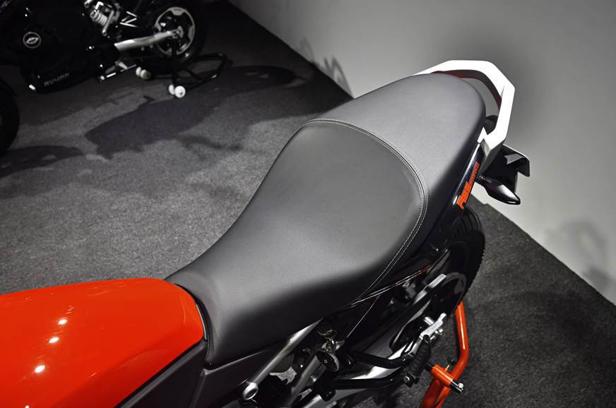 5 Things To Know About The Revolt Rv 400 Electric Bike Autocar India