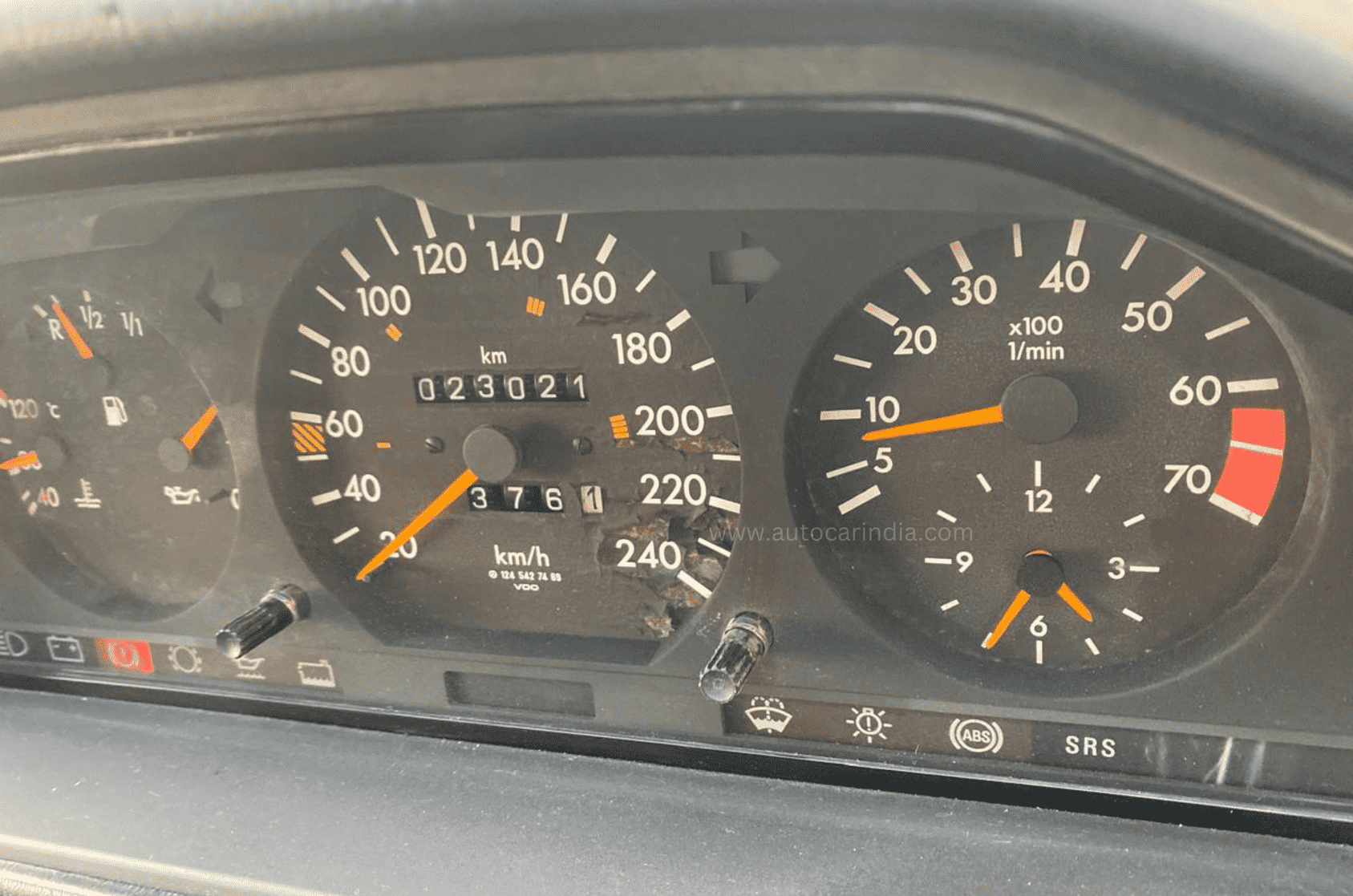 Mercedes E Class W124 instrument cluster