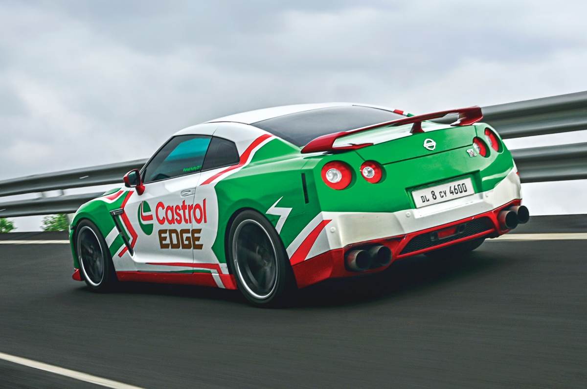 300kph Club at NATRAX Nissan GT-R 300kph Club at NATRAX Nissan GT-R