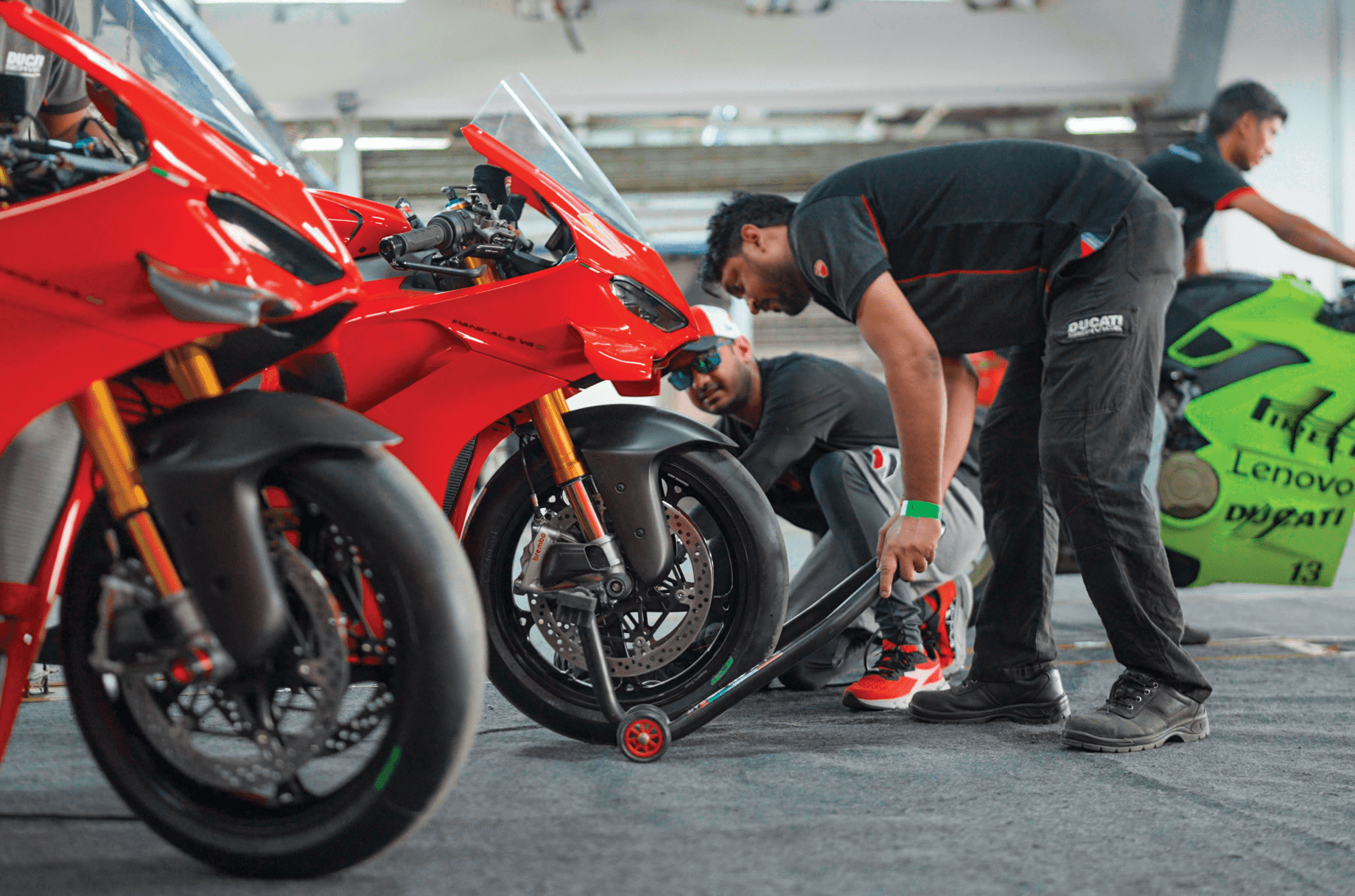 Ducati Panigale V4 S and pit-crew