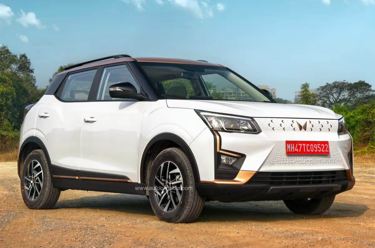 Mahindra XUV400 front static