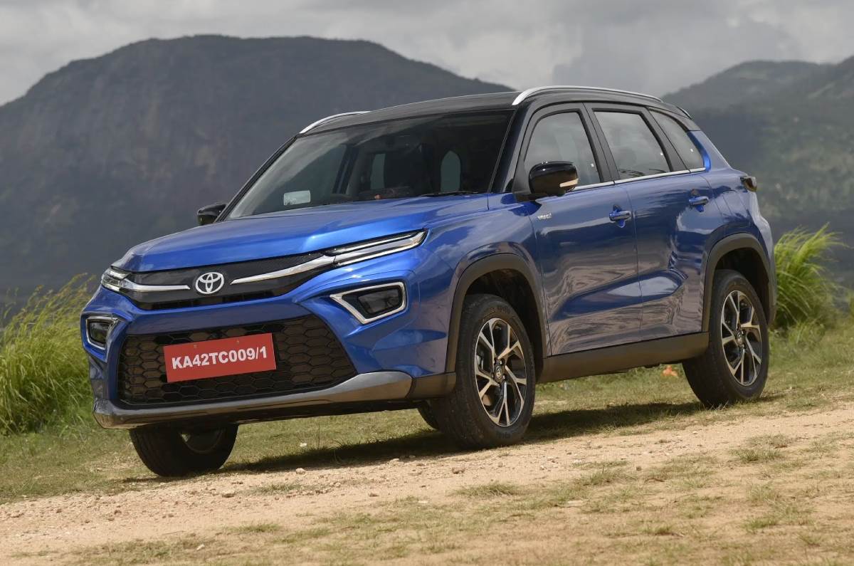 Toyota Hyryder front left side