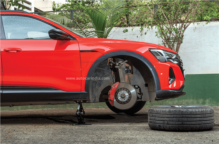 Audi e-tron tyre puncture air suspension