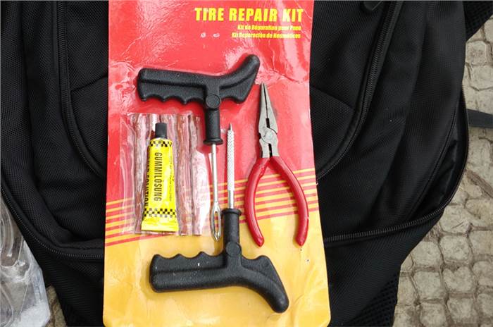 Tyre puncture repair kit