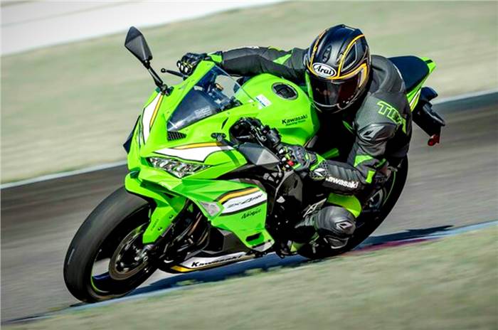 Kawasaki Ninja ZX-4R, value in India, colours