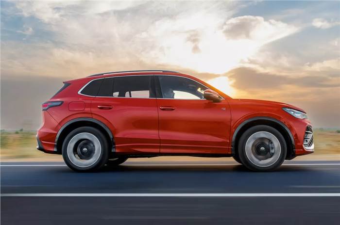 Volkswagen Tiguan R Line colours and specs and booking details