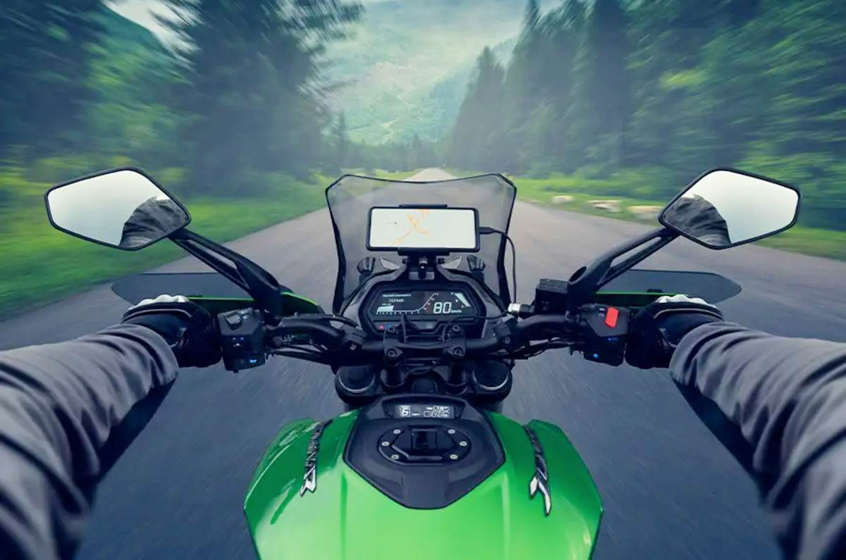 Bajaj Dominar 400 tank and display