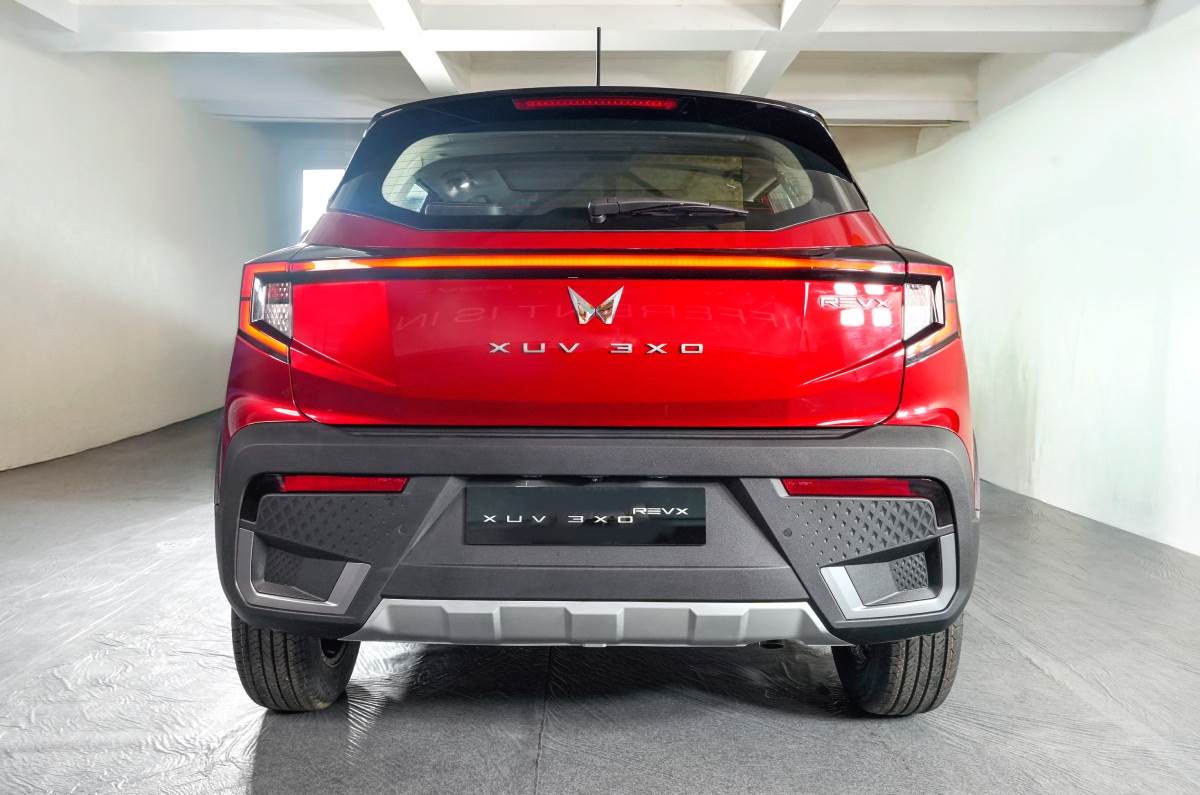Mahindra XUV 3XO REVX A rear exterior head on 