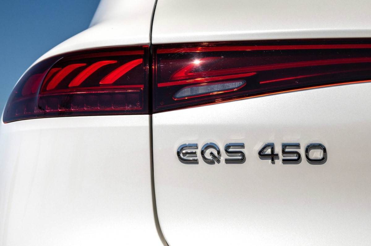 Mercedes EQS SUV 450 badge