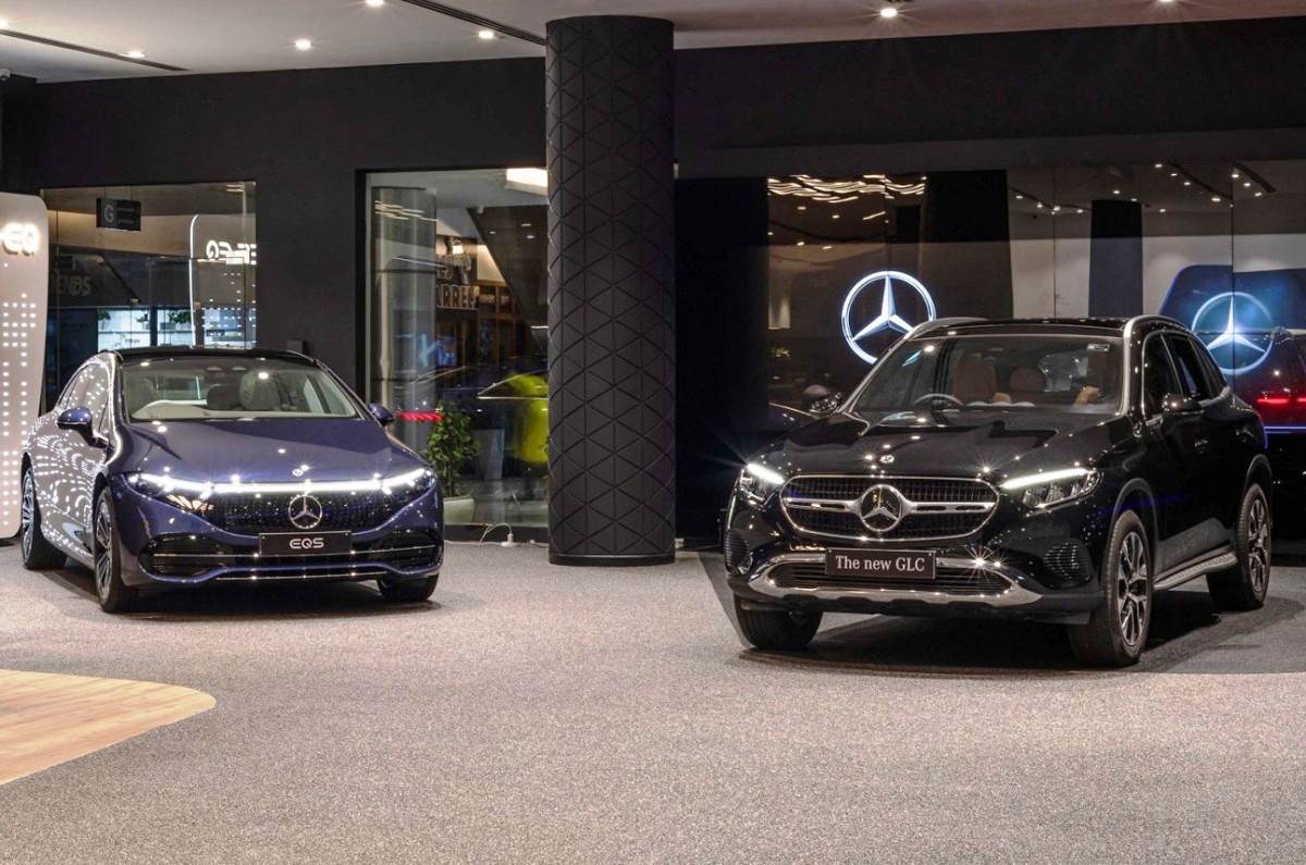 Mercedes showroom