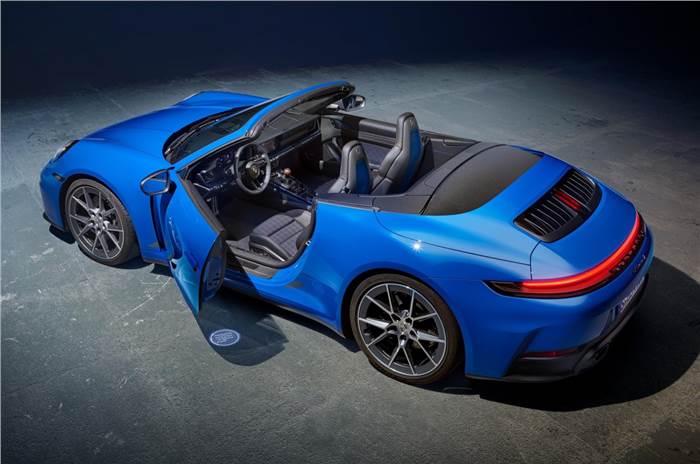 Porsche 911 Carrera T facelift, coupe, cabriolet, manual gearbox