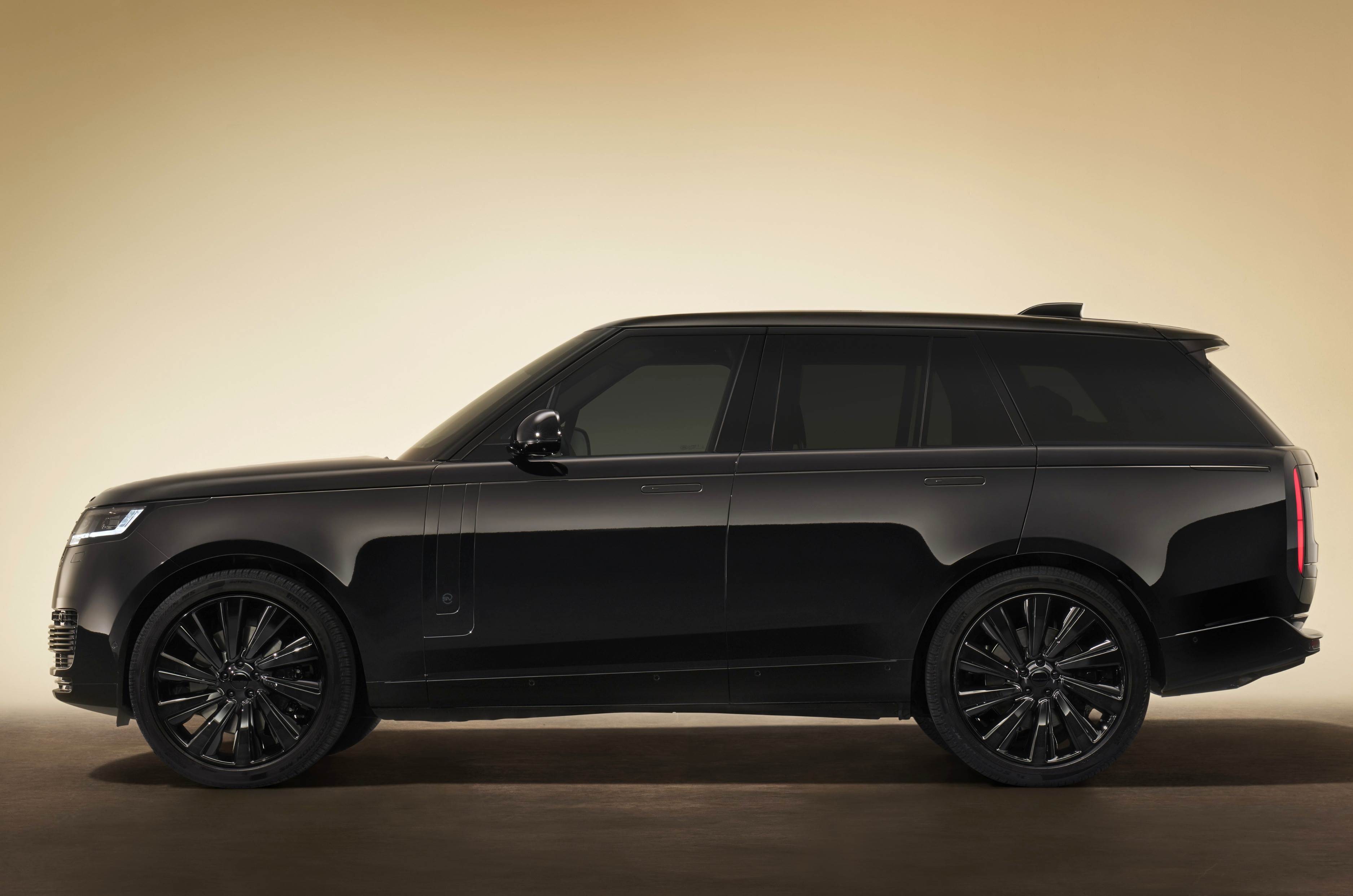 Range Rover Black side
