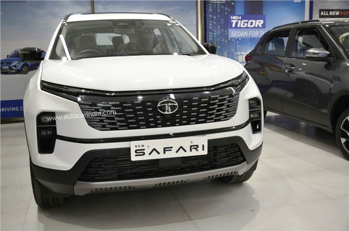 Tata Safari showroom