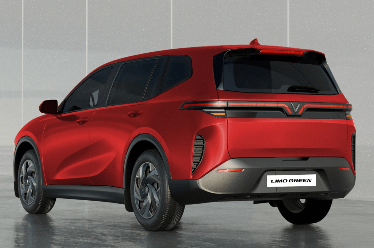 Vinfast Limo Green rear profile