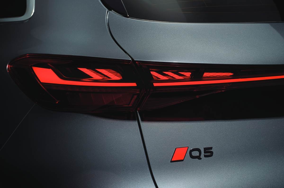 2026 Audi Q5 tail-light and badge