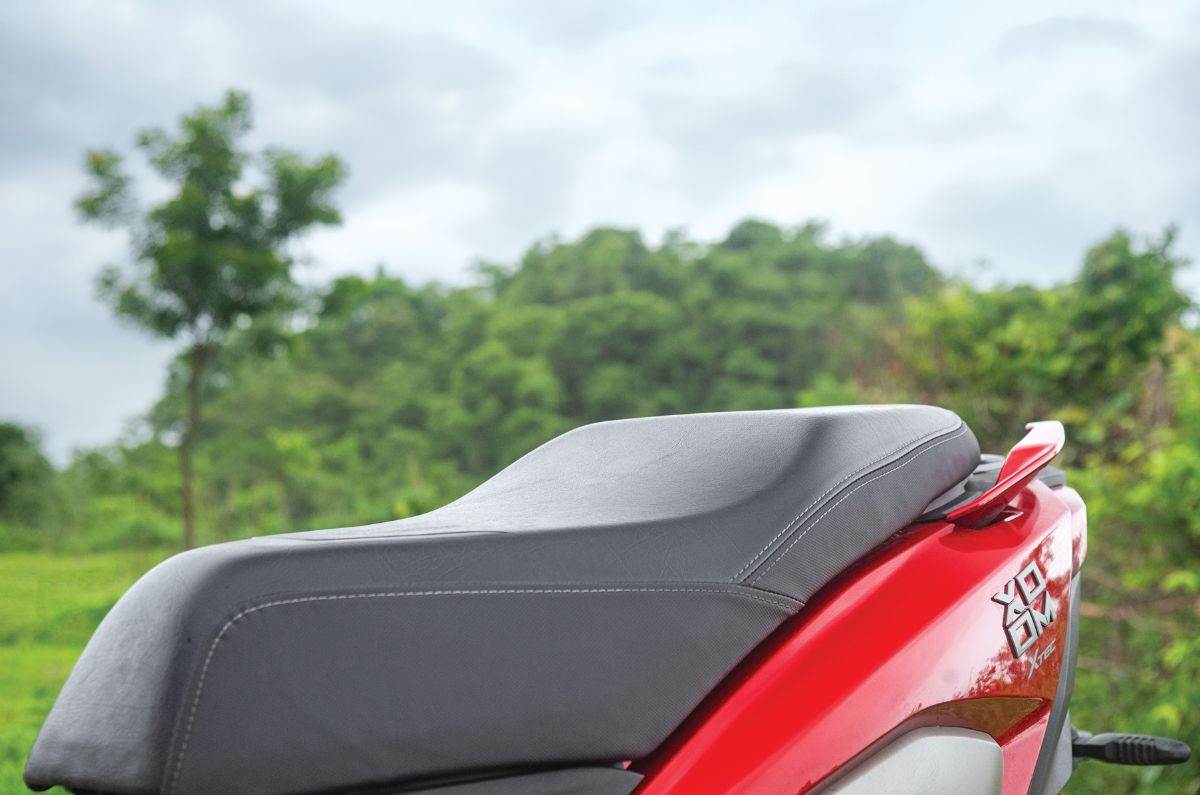 Hero Xoom 125 seat
