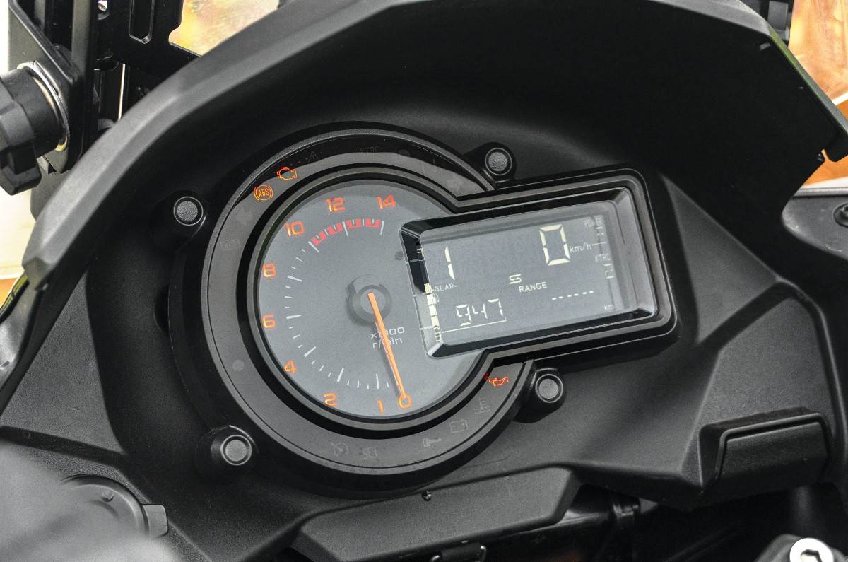 Kawasa Versys 1100 display