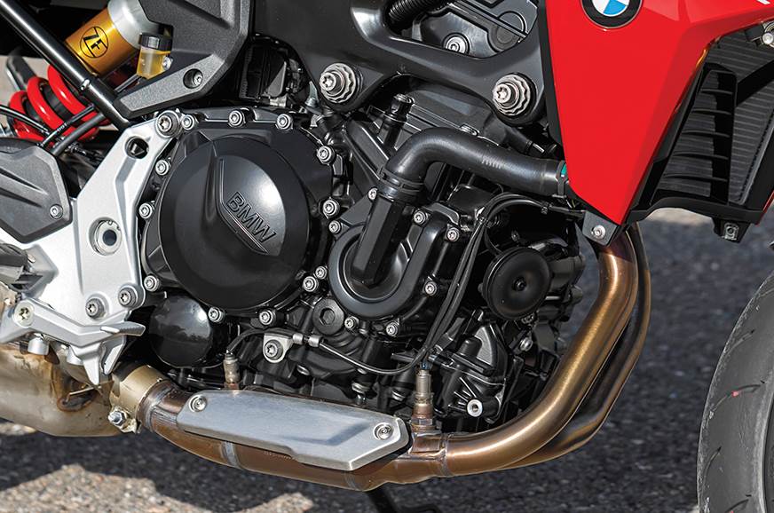 BMW F900R : Price, Images, Specs & Reviews 