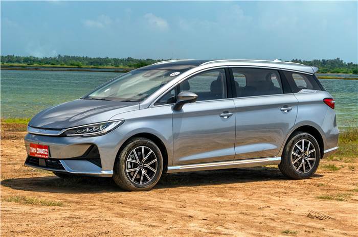 BYD eMax 7 front static