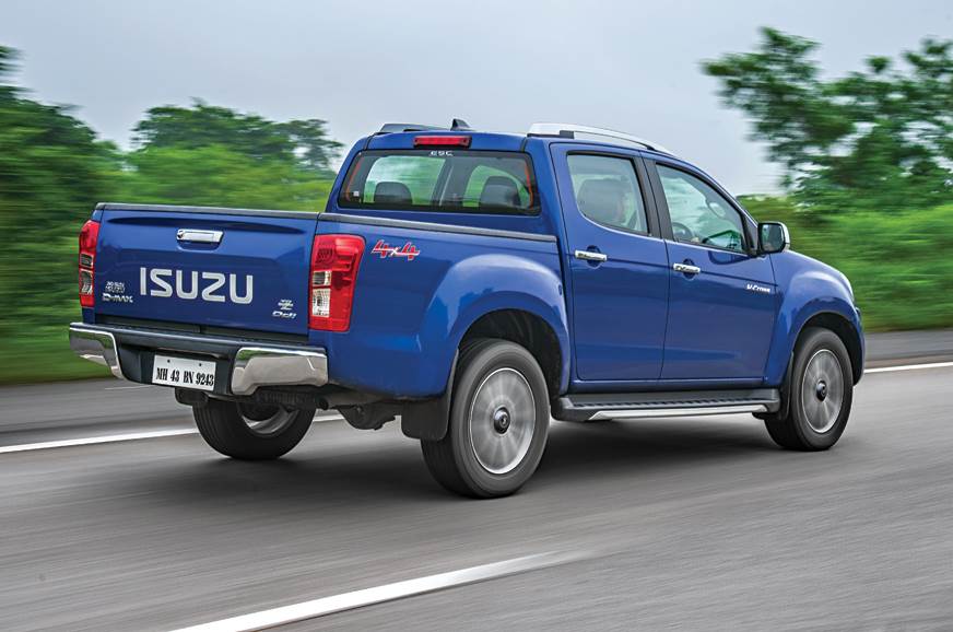 Isuzu D-Max V-Cross automatic rear action