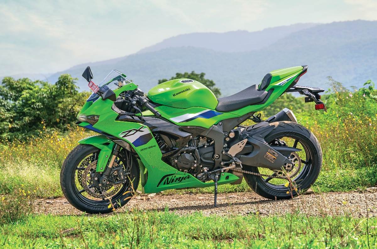 Kawasaki Ninja ZX-6R left profile shot
