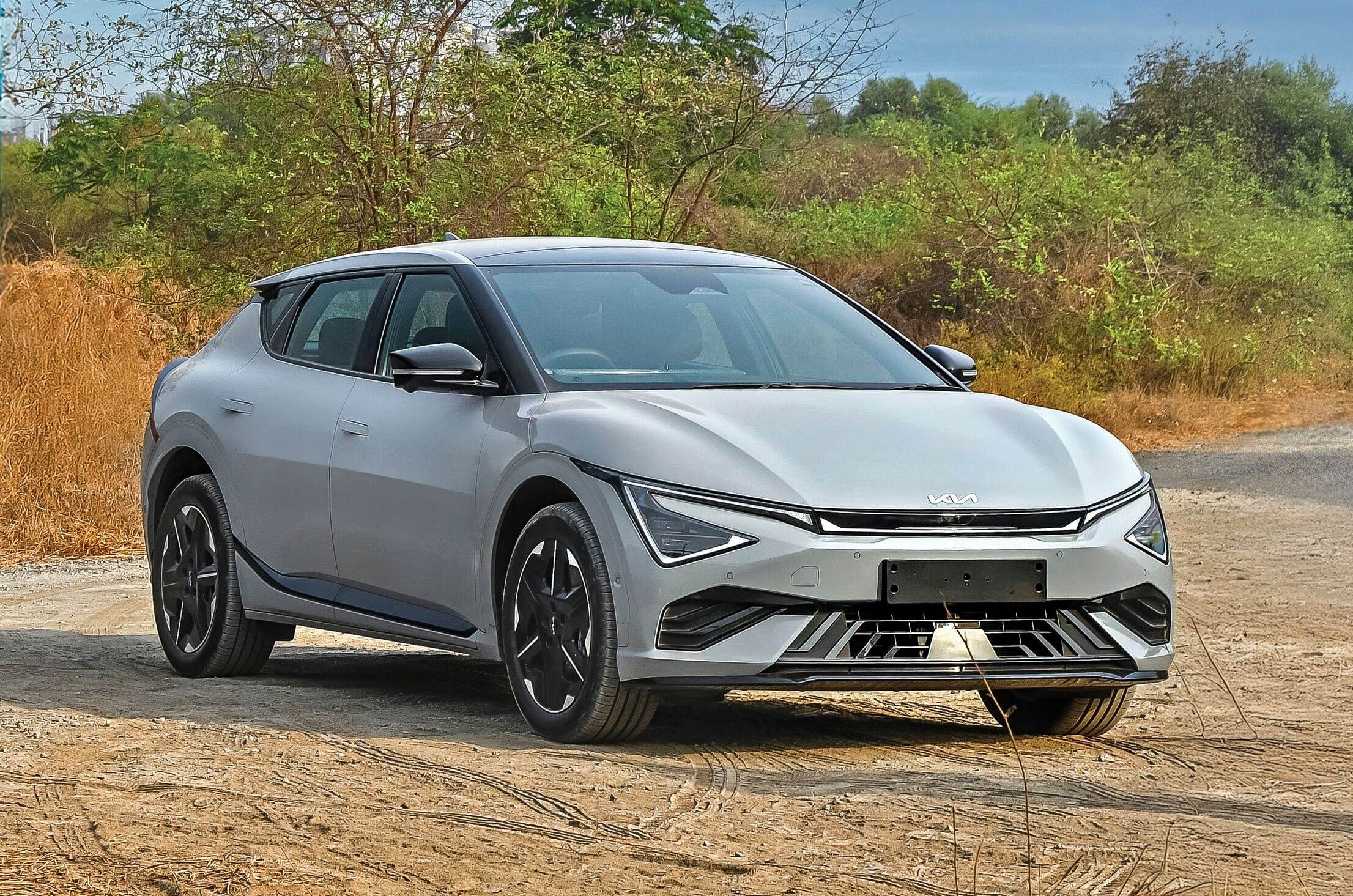 2025 Kia EV6 front static