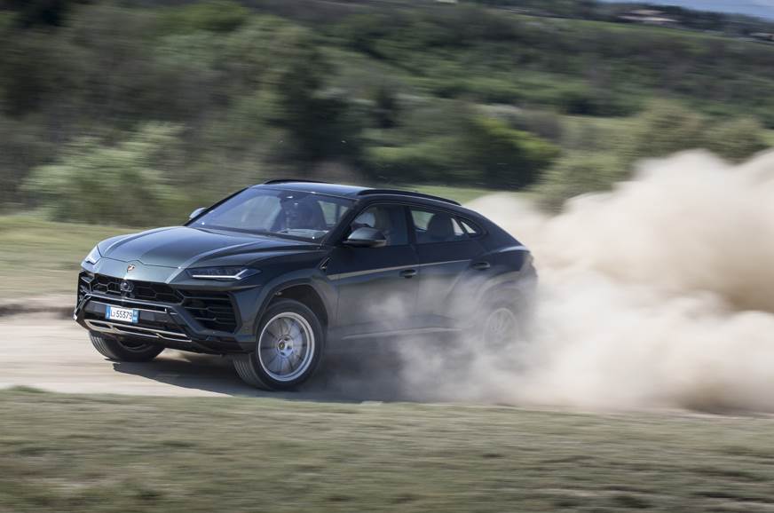 Lamborghini Urus off road