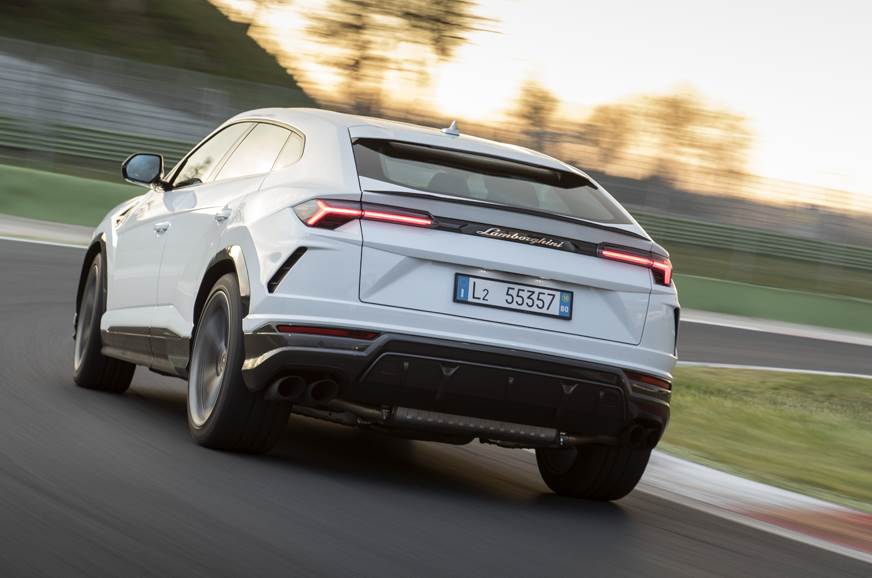 Lamborghini Urus rear action